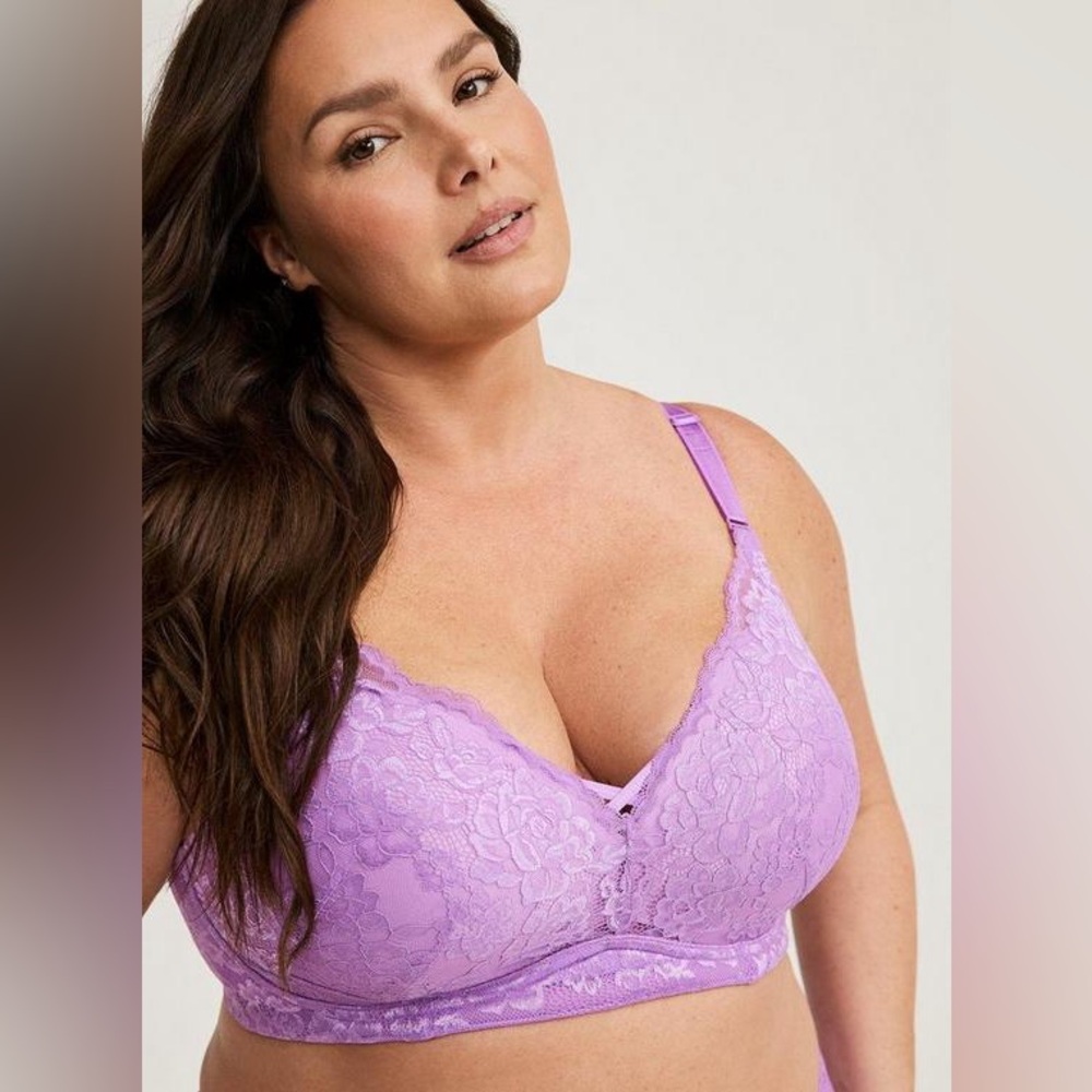 Torrid Dream Wire-Free lace overlay Push Bra in lavender sky, 42DD.